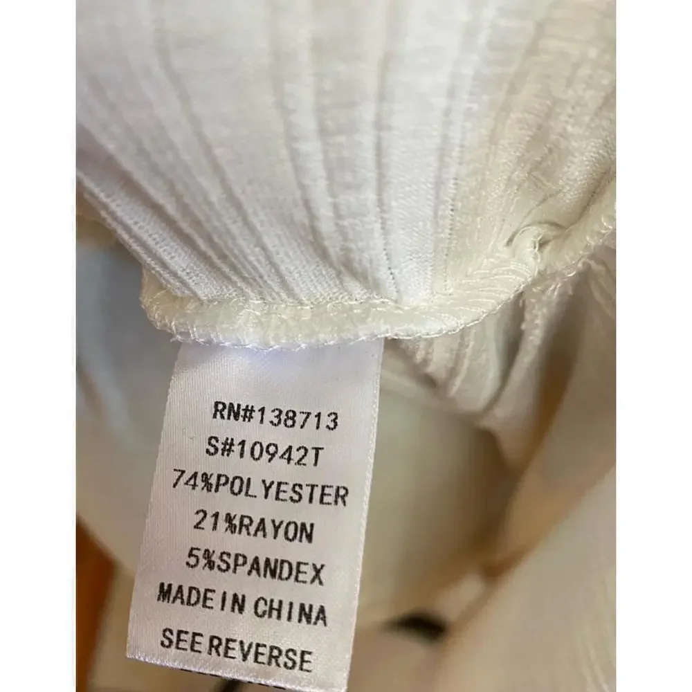 NWT Doe & Rae Off White Crisscross V Neck Top Size Large